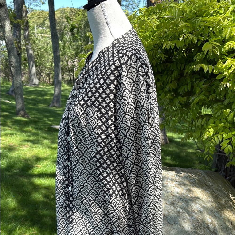 Black and White Patterned Button-Up Dress - Picture 3 of 7